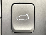【パワーバックドア】スマートキーや運転席のボタンを押すだけでリアゲートが自動で開閉します!荷物を持っている時や、高い位置にあるバックドアを閉める際に便利な機能です♪