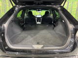 【パワーバックドア】スマートキーや運転席のボタンを押すだけでリアゲートが自動で開閉します!荷物を持っている時や、高い位置にあるバックドアを閉める際に便利な機能です♪