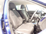楽な姿勢で座ることが出来るので長時間の運転でも疲れにくいですし体もぶれにくいですよ。