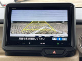 狭い駐車場や立体駐車場などもリアルに映るバックガイドモニター付でラクラク駐車♪