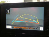 バックガイドモニターで、後方を確認しながら安心して駐車することができます。運転初心者も熟練者も必須の機能ですよ!