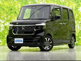 【WECARS】豊富な在庫を大画面モニターで検索可能!オプション装備や内装、タイヤの状態など細部まで御覧頂けます♪詳細はお気軽にスタッフまでお問合せ下さい。