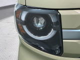 LEDヘッドライトは、点灯の瞬間から最大光量を発揮し、突然暗くなるトンネルなどでの安定感を高めます。