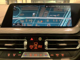 iDriveはナビの機能に加え、ミュージックコレクション、車両状態の確認、設定の変更等が操作可能です。