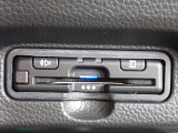 ■【ETC車載器】が装備されています。セットアップをしてお渡しとなり、ETCカードを差し込むだけで高速道路の利用が可能です。