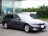 BMW在庫保有台数常時100台以上!ご来店の際はBMW本店(厚木市下荻野140-1)にご来店ください!弊社自慢の全天候型ショールーム!BMW在庫保有台数常時100台以上ございます!