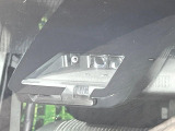 【トヨタセーフティセンス】走行中に前方の車両等を認識し、衝突しそうな時は警報とブレーキで衝突回避と被害軽減をアシスト。より安全にドライブをお楽しみいただけます。
