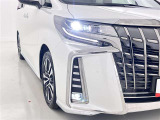 フォグランプ装着車です。暗い夜道の車両前方を明るく照らします
