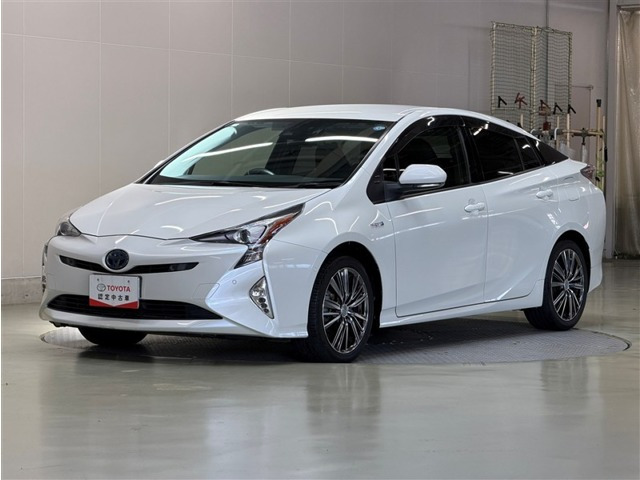 プリウス 1.8 S セーフティ プラス E-Four 4WD 