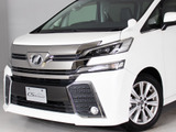 ★展示前点検実施★特殊な機材も用いて、前車点検を実施しております!