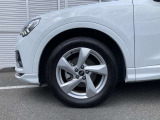 純正アルミホイール装着車両です!