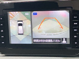 【アラウンドビューモニター】車を上から見下ろしているかのような映像で周囲の状況がひと目で確認、狭い駐車場に駐車するときも安心です♪