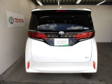 バックカメラが付いているので後方確認が非常にしやすいです。今や運転初心者も熟練者も必須装備!