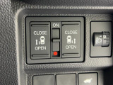 両側電動スライドドア!!荷物で手が塞がる時など簡単にドアの開閉が出来ます!何より力いらずで開閉OK!女性やお年寄りにも優しい♪電動機能はOFFにもできますから元気なお子様の駆け出しも安心!