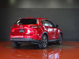 【CX-5】上質感と精悍さを兼ね備え、ワイド感を強調した意匠。オールラウンドな機能美と品格、洗練されたデザイン。