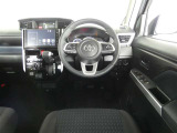 見通しのよいすっきりとした視界で、誰でも運転しやすいです。運転のしやすさは疲れにくさにも繋がりますよ♪