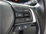 ◆アダプティブクルーズコントロール◆予め設定した車速内でクルマが自動的に加減速。前走車との適切な車間距離を維持しながら追従走行します。【LKAS】車線維持支援システムでステアリング操作を支援。
