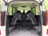 後席を格納すると、これだけの広さが!シーンに合わせたシートアレンジで、大きな荷物も積むことが出来ます♪