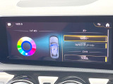 ●アンビエントライト(メーカーオプション):車内の間接照明はその日、その時の気分に合わせて色を変えることができます