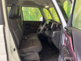 運転席シート廻りは使用感も少なく、良好な状態となっています。丁寧に使われていたことがよくわかりますね。