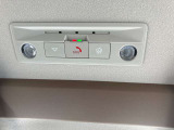急病時や危険を感じた時、あおられている時など、SOSコールスイッチを押せば、専門のオペレーターが警察や消防への連携をサポートします◎万が一の事故発生時には、エアバック展開と連動して自動通報されます!