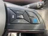 プロパイロットスイッチ。同一車線でのハンドルとアクセルのアシストが可能 長距離ドライブ時に同乗者との会話が弾みます。
