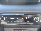 オートエアコンで簡単に車内の温度調節ができます!