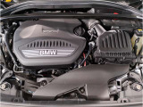 【BMWクリーンディーゼル】市場をリードするディーゼルエンジン。低回転ステージ専用ターボが走り出しから効果的に過給を行いスムーズな発進加速や低燃費を実現。ディーゼルの常識を超えたスポーティな走りを!