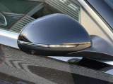 納車前整備は、メルセデスベンツ国際認定メカニックによる最新の検査ライン等の施設が充実した当社工場で入念に行います。メルセデス・ベンツの定める厳しい基準をクリアしたお車のみをご案内させて頂きます。