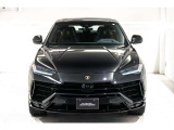 Style Package in High Gloss Black with front splitte