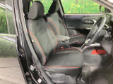 運転席シート廻りは使用感も少なく、良好な状態となっています。前オーナー様が丁寧に使っていたことがよくわかりますね。