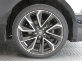 R3年式夏タイヤ225/40R18ダンロップ製です。