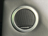 MERIDIANサウンドシステム   入念に考えられたスピーカー配置、サブウーファーが生み出す、豊かで洗練された音響空間。フロント、リアどちらのシートでも、細部まで鮮明なサウンドを楽しめます。