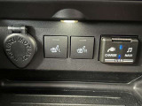 運転席・助手席シートヒーター装備☆  座面と背もたれをすばやく温めるシートヒーターを内蔵。身体を直接温めることができます。 寒い時期には嬉しいアイテムですね♪