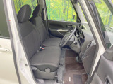 運転席シート廻りは使用感も少なく、良好な状態となっています。丁寧に使われていたことがよくわかりますね。