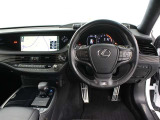 運転席廻りです。