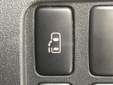 【パワースライドドア】スマートキーや運転席のスイッチでスライドドアの開閉が可能♪電動だから力を入れてドアを開ける必要が無く、小さいお子様でも、重い荷物を持っている時もラクに開け閉めできます♪
