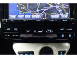 ★エアコンはオートタイプが装着済みです!オートモードにしておけば、車内温度を設定するだけで風の料や吹き出し口の切り替えを機械が行ってくれます!一年中快適な環境を作れますよ♪