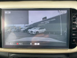 ニッサンオリジナルドライブレコーダー装備です。(フロント+車室内)車室内カメラは、駐車時の安心を高めるとともに、走行中の幅寄せや後方の撮影(リヤガラス越し)にも対応。