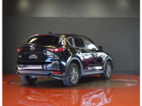 【CX-5】上質感と精悍さを兼ね備え、ワイド感を強調した意匠。オールラウンドな機能美と品格、洗練されたデザイン。