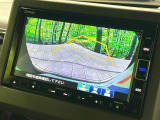【バックカメラ】駐車時に後方がリアルタイム映像で確認できます。大型商業施設や立体駐車場での駐車時や、夜間のバック時に大活躍!運転スキルに関わらず、今や必須となった装備のひとつです!