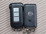 便利なスマートキー付き。キーを取り出さずにドアの施錠・解錠やエンジン始動が可能です。