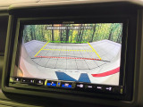【バックカメラ】駐車時に後方がリアルタイム映像で確認できます。大型商業施設や立体駐車場での駐車時や、夜間のバック時に大活躍!運転スキルに関わらず、今や必須となった装備のひとつです!