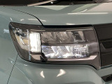 【LEDヘッドライト】現代の主流のライト。明るい光が瞬時に立ち上がり、必要な場所を均一に照らします。寿命も長く省エネで、スタイリッシュなデザインです♪