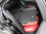 当店では専任のメカニックが大切なお客様のお車を一台一台丁寧に整備いたします。自社認証工場にてリフトアップし下回りまでキッチリ検査いたします。