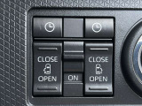 両側電動スライドドアのスイッチ付です。車内からもスイッチひとつで楽にドアの開閉が可能です。電動なので開閉時に力を使う必要がなく、半ドアになることもありません!