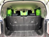 普段のお買い物や通勤、送迎等に十分な荷室スペースを確保しております。セカンドシートを倒すと、大きな荷物の積載も可能です♪