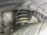 お車を安心してお乗りいただく為には、足回りの定期点検が欠かせません。サービスサポート(有償保証)では無料点検もご提供しており、安心のカーライフをお過ごしいただけるサポート体制が整っています。