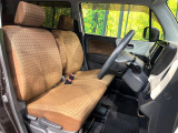 運転席シート廻りは使用感も少なく、良好な状態となっています。丁寧に使われていたことがよくわかりますね。