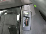 運転席・助手席は、ヒーター&ベンチレーション付シートです。暑い時期も寒い冬も快適に過ごせるうれしい装備です。